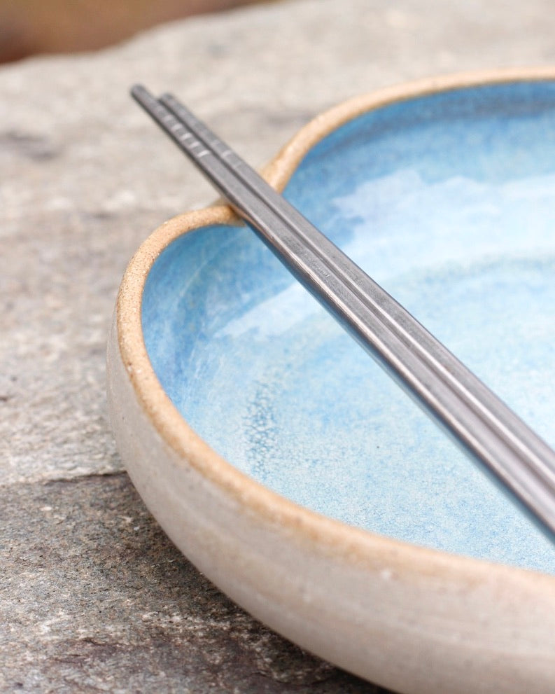 Shallow Bowl with Chopstick Rests